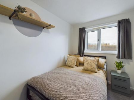 6 bedroom house to rent - Photo 2