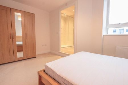 Skyline House, Swingate, Stevenage - Photo 3