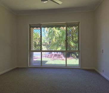 FRESHLY RENOVATED FAMILY FRIENDLY THREE BEDROOM HOME IN SORT AFTER ... - Photo 4