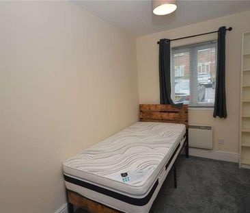 Kingshill Court, Kingshill Road, Swindon, Wiltshire, SN1 - Photo 3