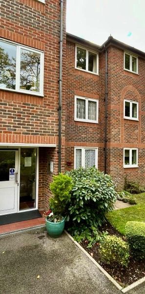 Meadsview Court, Farnborough - 1 bedroomProperty for lettings - Seymours - Photo 1