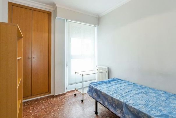 Carrer del Clariano, Valencia, Valencian Community 46021 - Photo 1