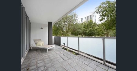 Modern Two Bedroom Apartment With Parking In Great Location - Photo 3