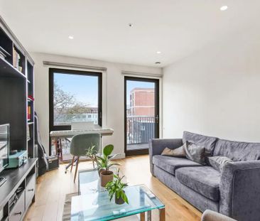 2 bedroom flat to rent - Photo 2