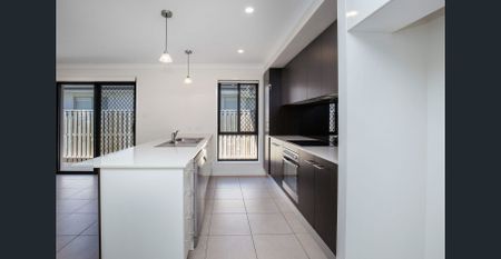 GAINSBOROUGH GREENS ESTATE. Lifestyle plus. - Photo 3