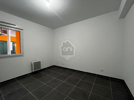 T4 DUPLEX - RES. ATELIERS ARLES, - Photo 2