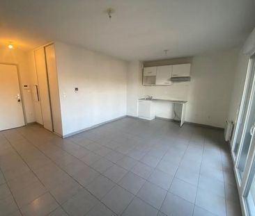 Location Appartement 2 pièces 44m² MARSEILLE 4ème - Photo 2