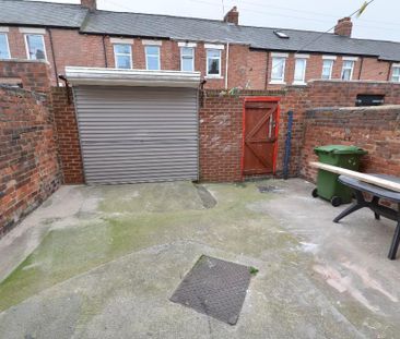 3 bedroom terraced house to rent - Photo 2