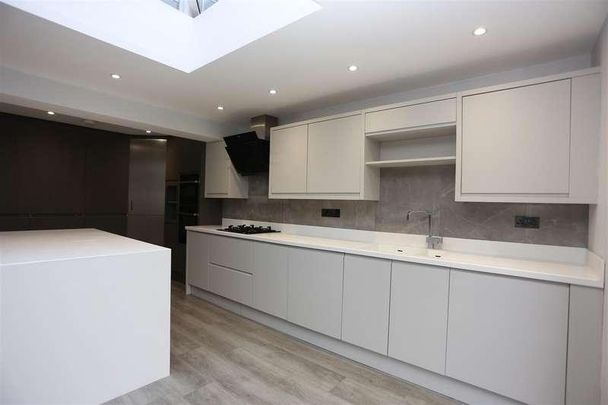 Brierley Gardens, Lancing, BN15 - Photo 1