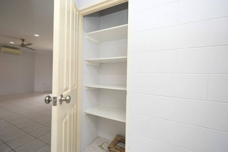 Fully Tiled - Huge Patio - Large Shed - Pool - Solar - Rear Access - Photo 3