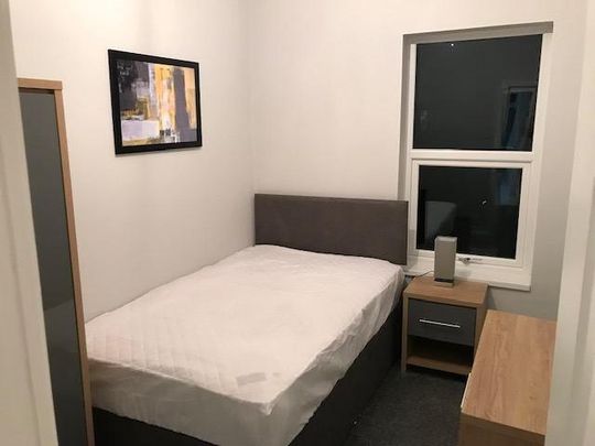 1 bedroom in a house share to rent - Photo 1