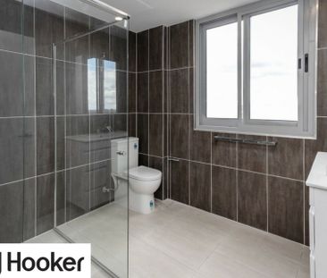 STUNNING 1 BED APARTMENT IN HEART OF CBD - Photo 4