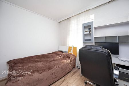 3 bedroom flat to rent - Photo 4