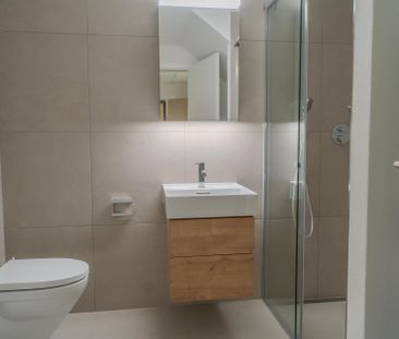 Moderne 2.5-Zimmer-Wohnung mit Sitzplatz und Panoramaaussicht - Foto 5