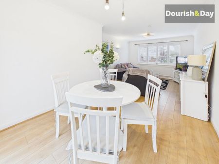 3 bedroom detached house to rent - Photo 3