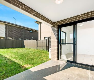 SPACIOUS FAMILY HOME IN QUIET STREET - Photo 6