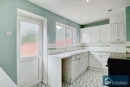 2 bedroom end of terrace house to rent - Photo 5