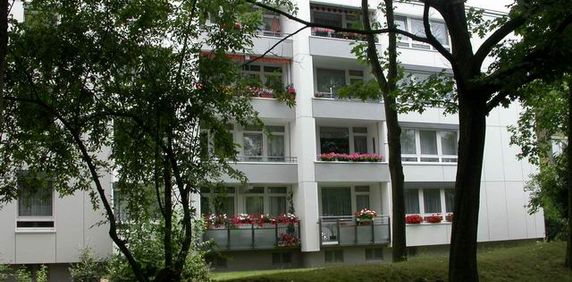 3-Zimmer-Wohnung in Düsseldorf Garath mit Balkon wird aktuell saniert !! - Photo 2