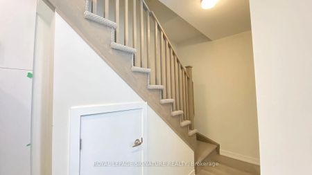 Condo Townhouse For Lease | W9264021 - Photo 4