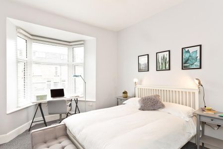 1 bedroom in a house share to rent - Photo 4