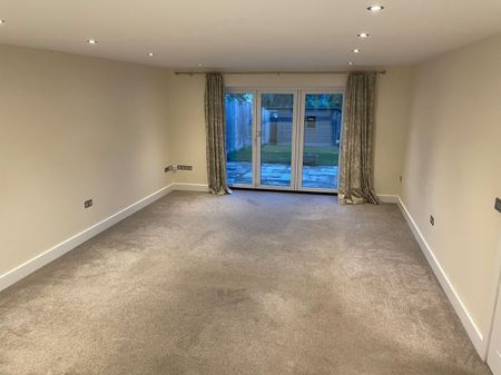 3 bed Terraced - To Let - Photo 2