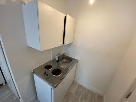 Studio Flat, Bedford Place, BN1 - Photo 4