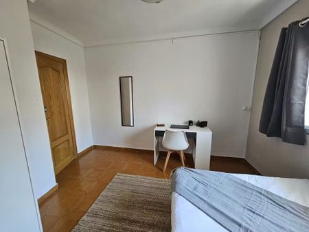 Carrer de Jaca, Valencia, Valencian Community 46010 - Photo 4