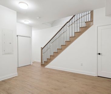 For Lease - 61 Burleigh Mews Avenue, Vaughan, Ontario - Photo 4