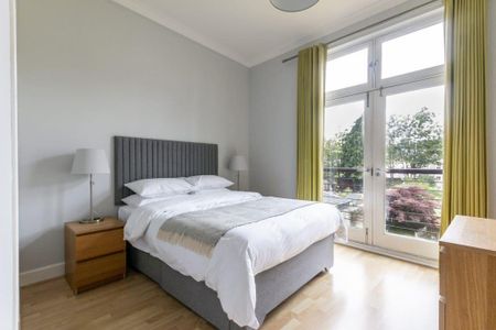 3 bedroom flat to rent - Photo 4