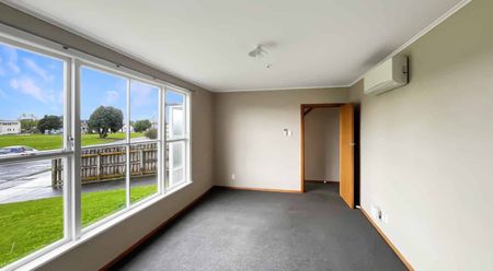 Three Bedrooms - BULLS - Photo 2