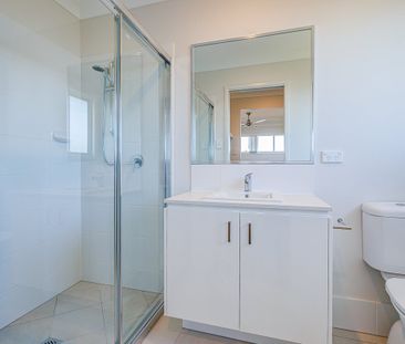 Family Friendly 4 Bedroom Home In Great Location - Photo 2