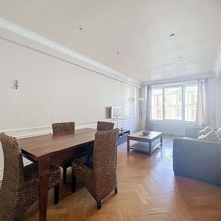 Appartement te huur in Elsene voor € 1.100 met 1 slaapkamer - Photo 1