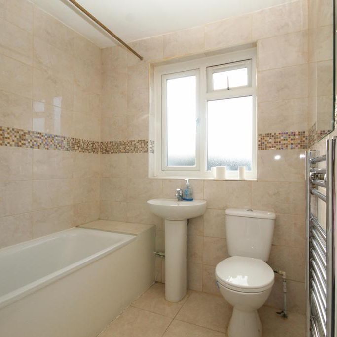 3 bedroom semi-detached house to rent - Photo 1