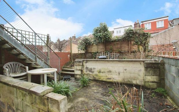 A newly decorated garden flat located in Montpelier within walking distance to local amenities and easy access to the City Centre and Stokes Croft. This property is ideal for a single person or a couple. - Photo 1