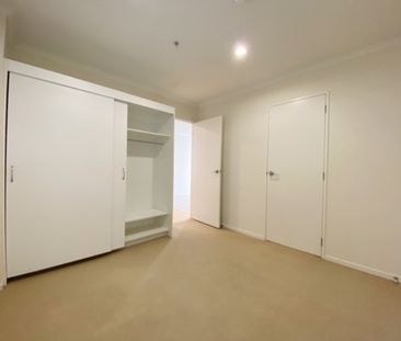 NEWMARKET - Two Bedroom Two Bathroom Apartment - Photo 6