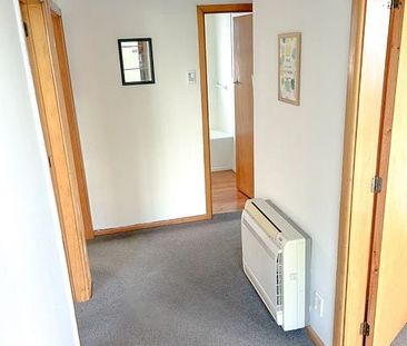 Wonderful on Westminster - two bedroom with garden - Photo 3