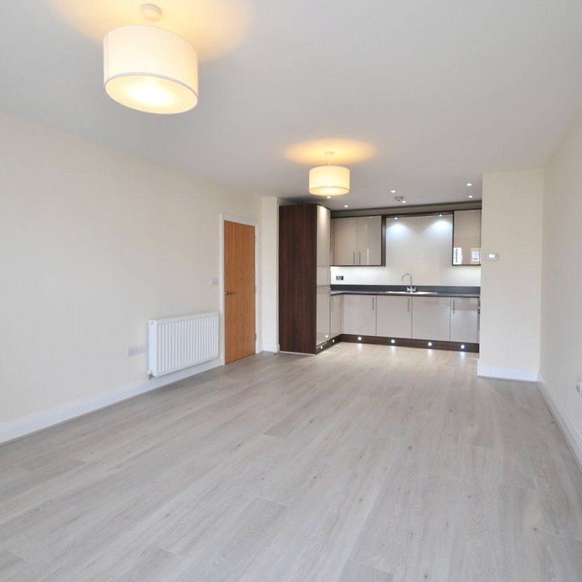 2 bedroom Flat in Kestrel Court, Maidenhead - Photo 1