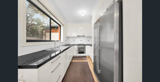 Fully Furnished Comfortable Living - Photo 1