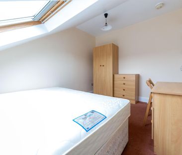 5 bed maisonette to rent in Warwick Street, Heaton, NE6 - Photo 3