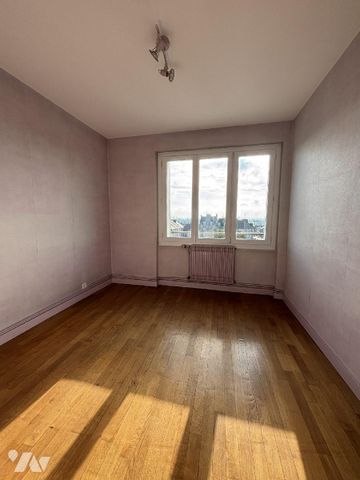 FOUGERES Bd Leclerc - Au 3ème étage avec BALCON. Lumineux appartement de 65 m² comprenant entré... - Photo 2