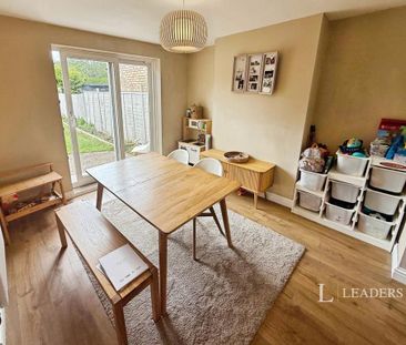 3 bedroom semi-detached house to rent - Photo 3
