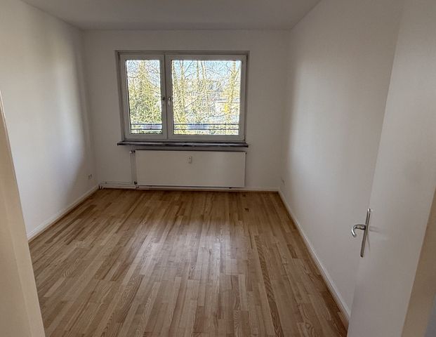 3 - Zimmer-Wohnung in Hamburg-Meiendorf (Saseler Straße 49d) - Photo 1