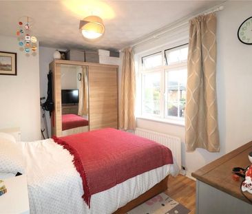 3 bedroom semi-detached house to rent - Photo 4