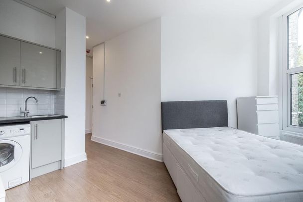 Flat to rent - Photo 1