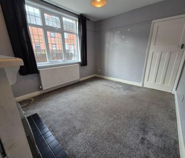 2 bedroom semi-detached house to rent - Photo 2