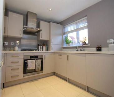 3 bedroom end of terrace house to rent - Photo 2