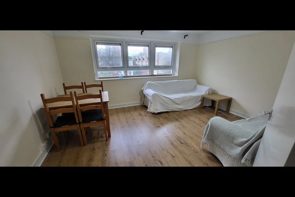 2 Bed Maisonette, Walker Close, BS5 - Photo 1