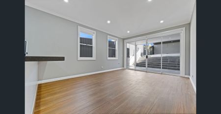 Light-Filled Two-Bedroom Oasis in Prime Marrickville Street! - Photo 2