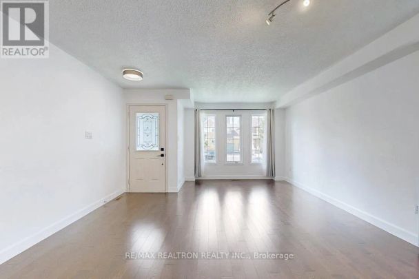 211 RED MAPLE ROAD - Photo 1