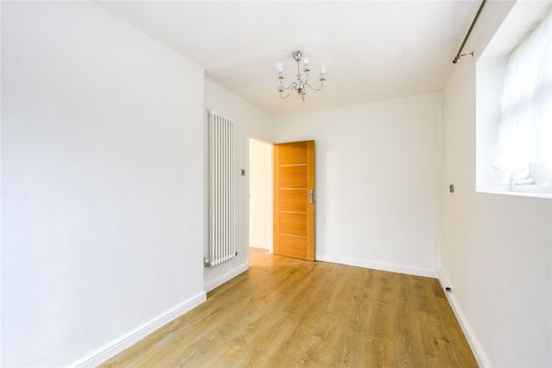 Maple Way, Coulsdon, Surrey, CR5 3RP - Photo 1